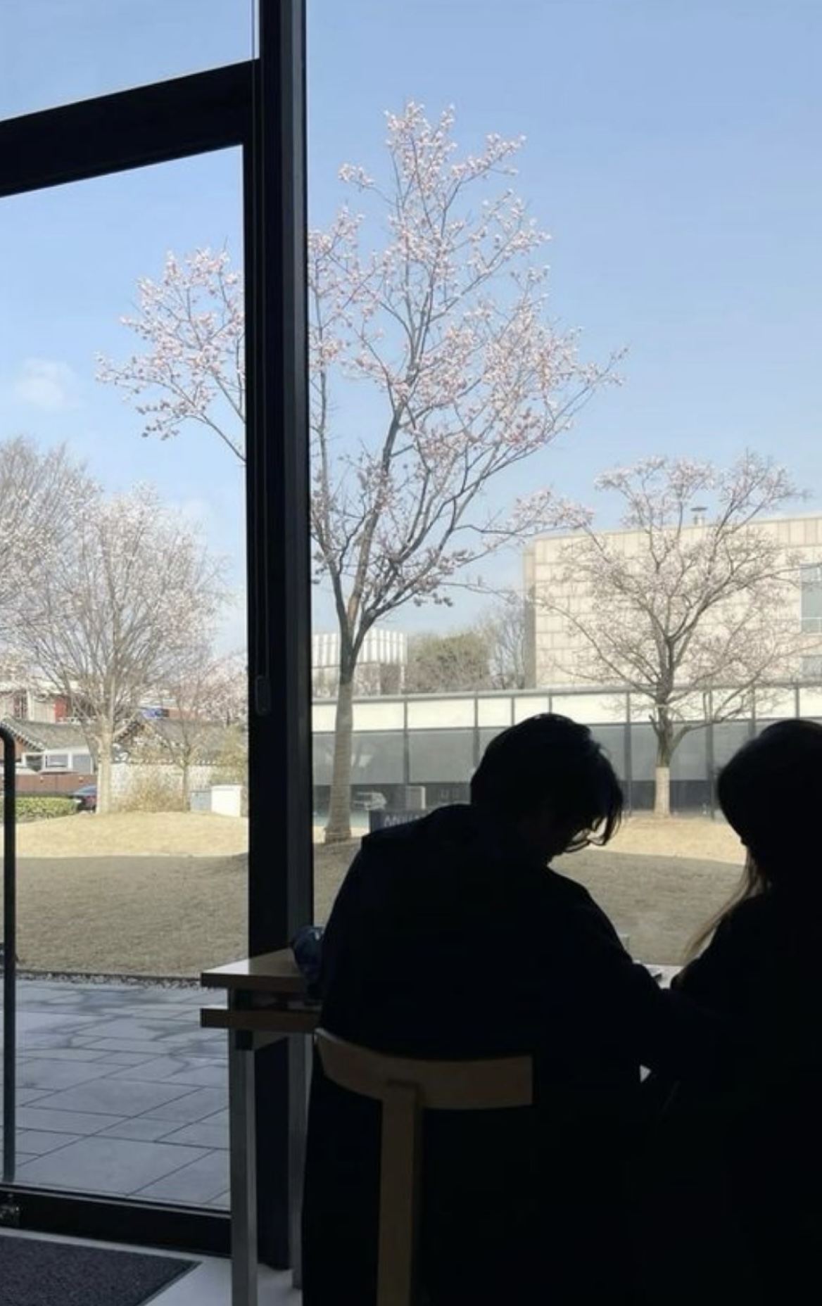 KỶ NIỆM 9 NĂM YÊU NHAU, PHÁT HIỆN BẠN TRAI LĂNG NHĂNG