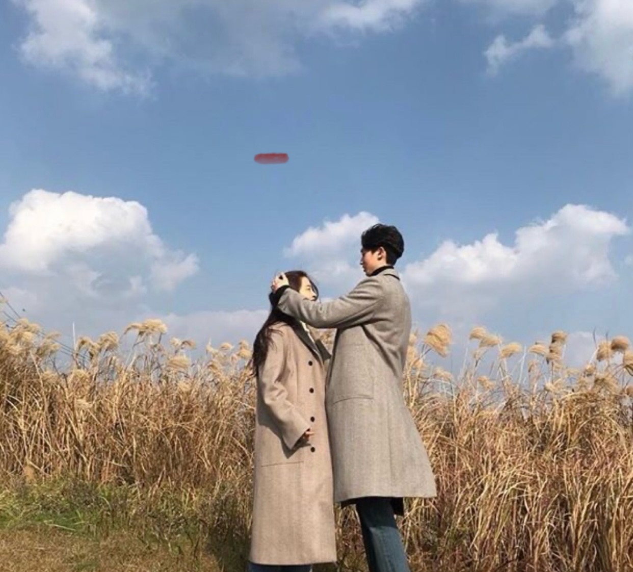 CHIA TAY TRONG VUI VẺ