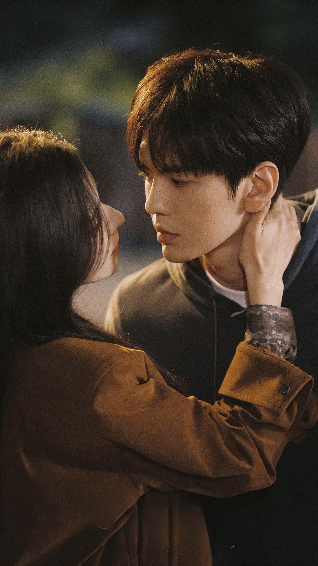 MỘT TIN NHẮN VÀ SỰ THẬT VỠ NÁT