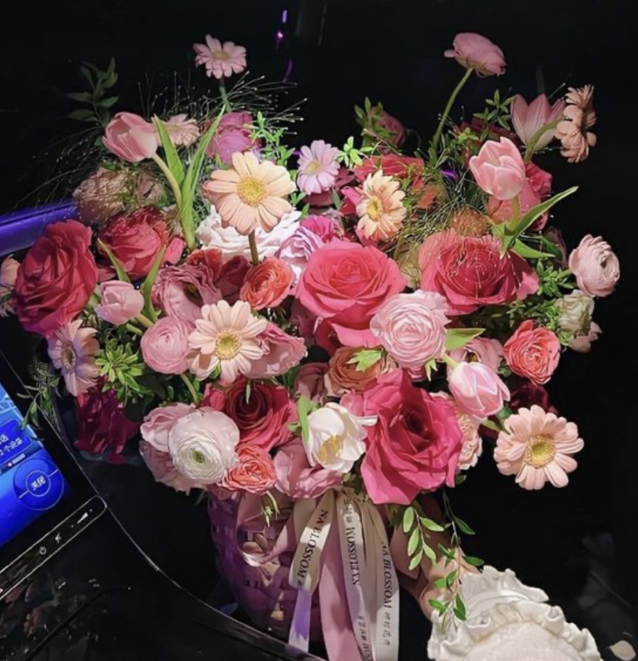 TƯƠNG LAI MỞ RA PHÍA TRƯỚC