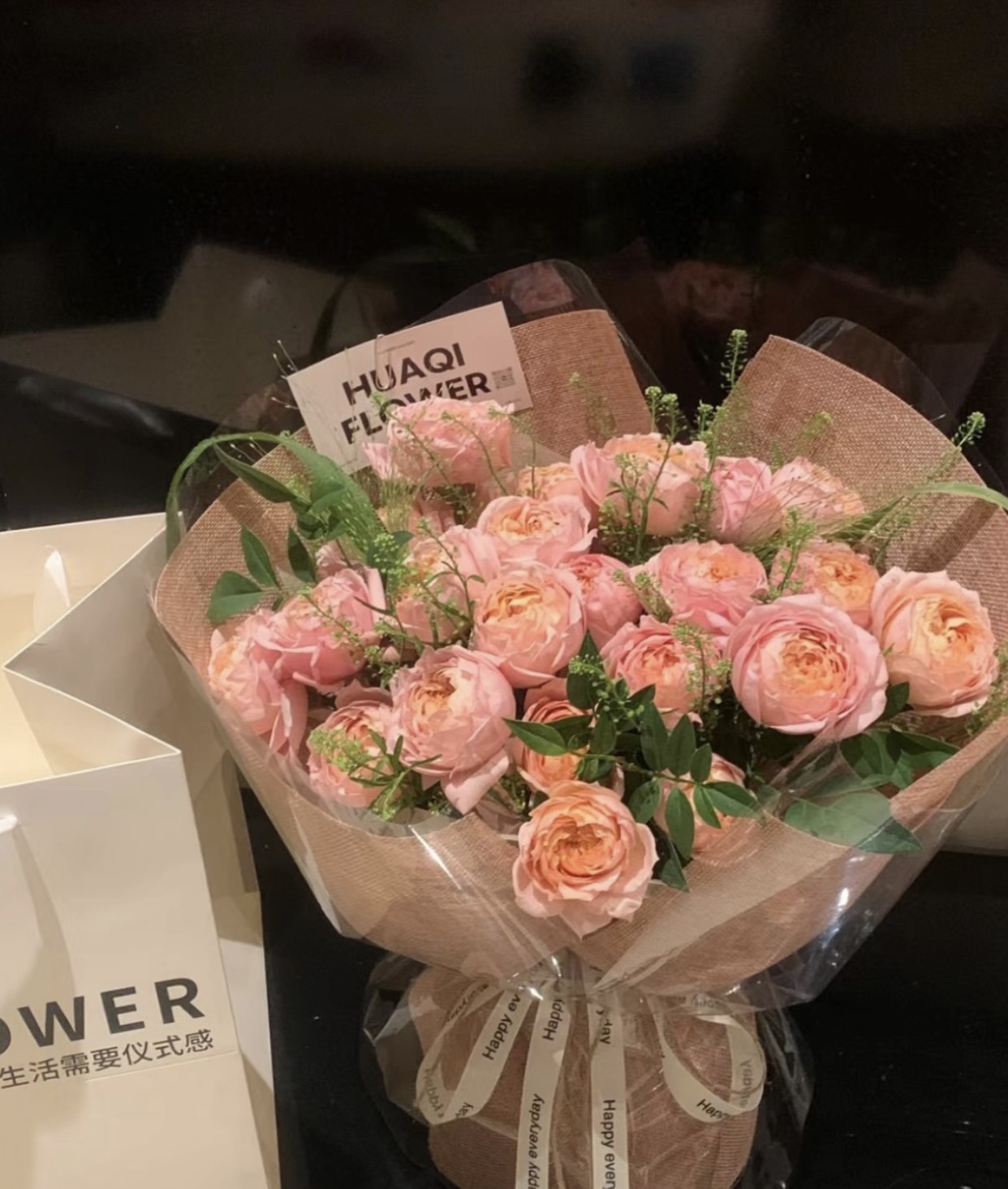 ÁNH NHÌN ĐẦY TỔN THƯƠNG