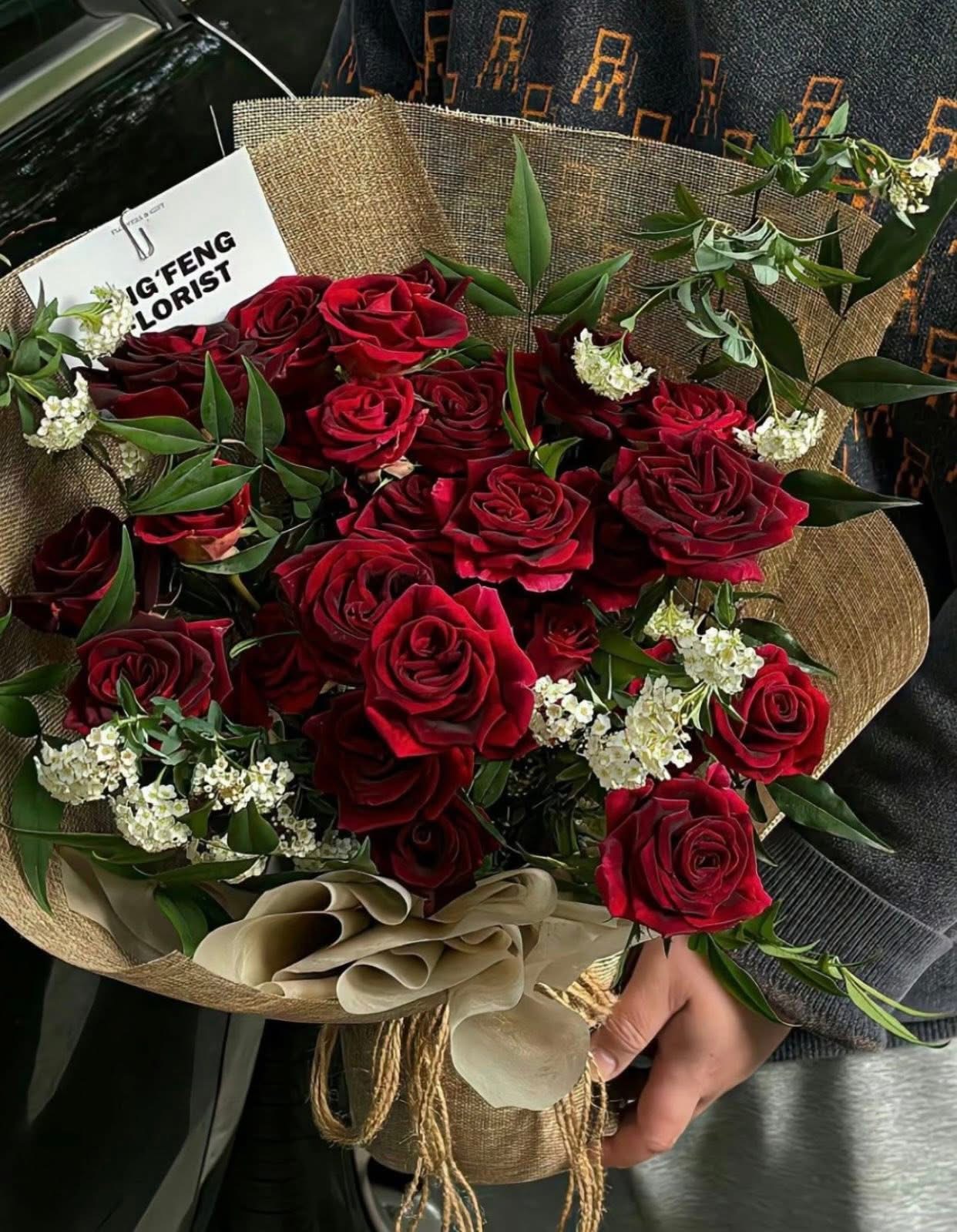 KHÁCH MỜI BÍ ẨN