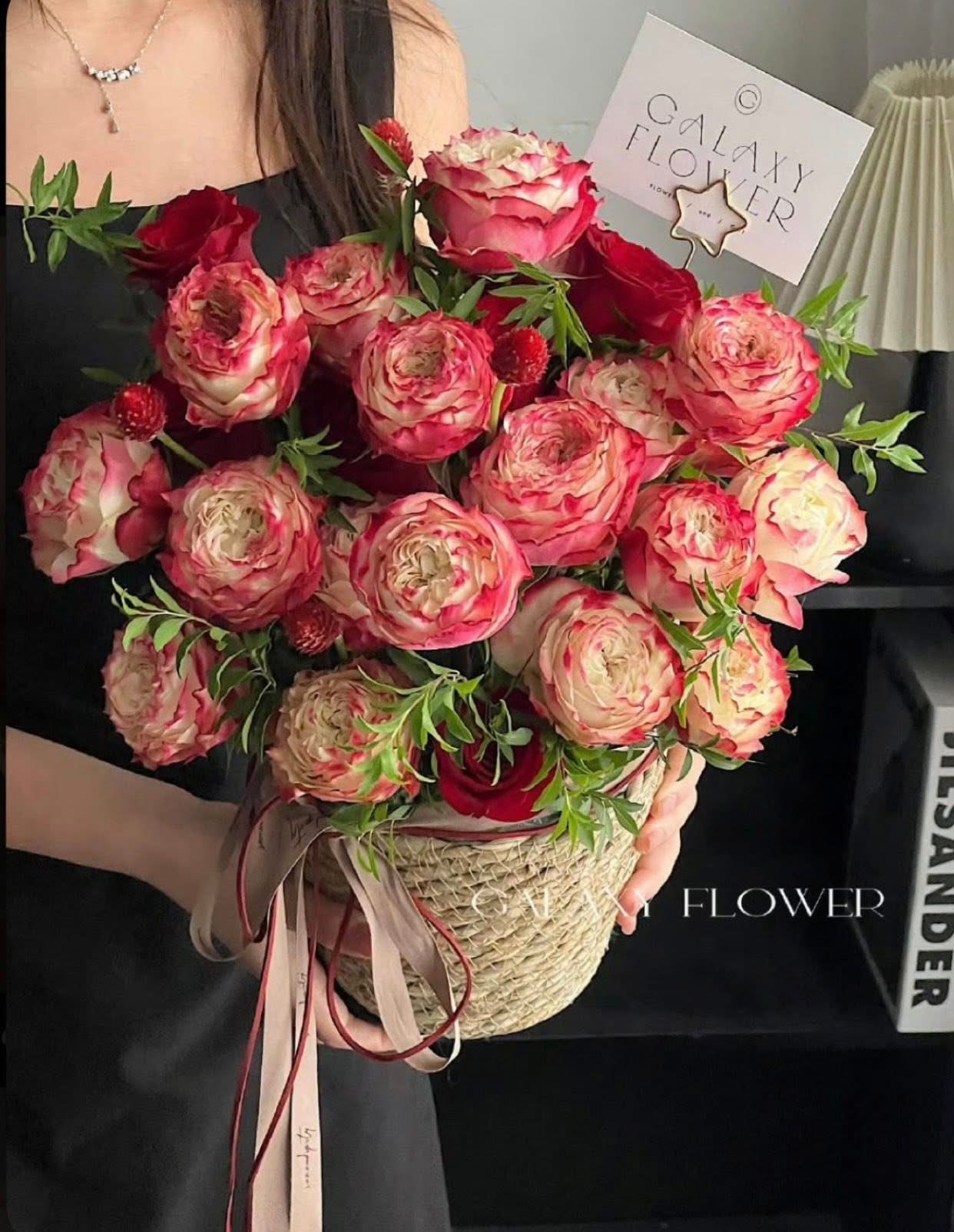 CHÚNG TA CHỈ LÀ BẠN