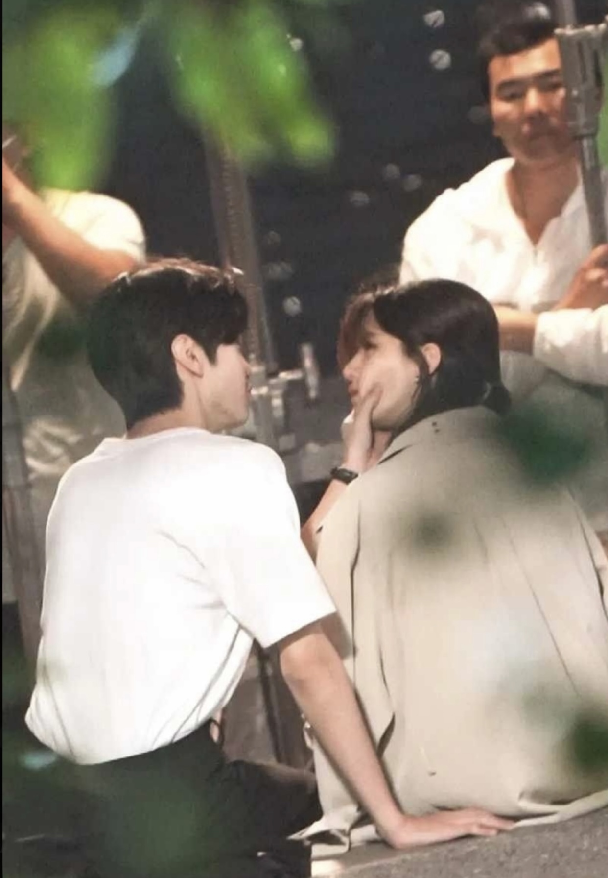 CUỘC CHIẾN TRÔI VÀO DĨ VÃNG