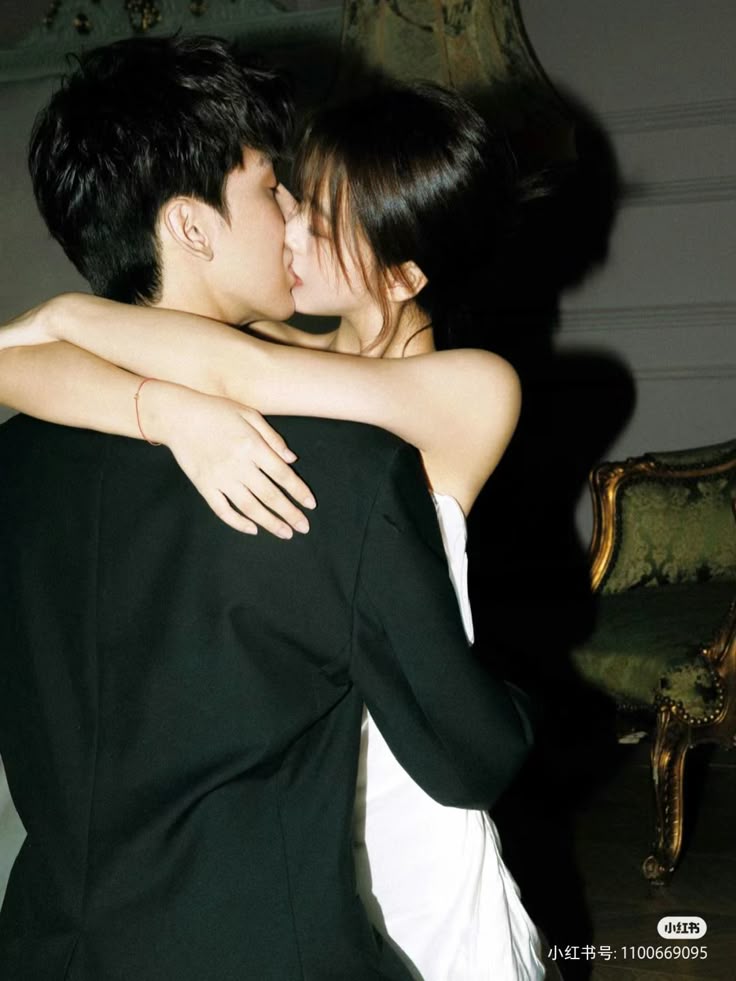 Ghép Mặt Vào Hạnh Phúc