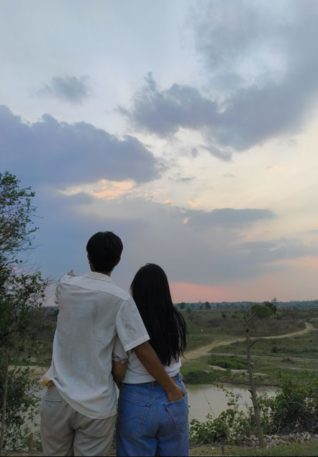 CHỒNG DÙNG 1000 MÁY BAY KHÔNG NGƯỜI LÁI TỔ CHỨC SINH NHẬT CHO TÌNH NHÂN