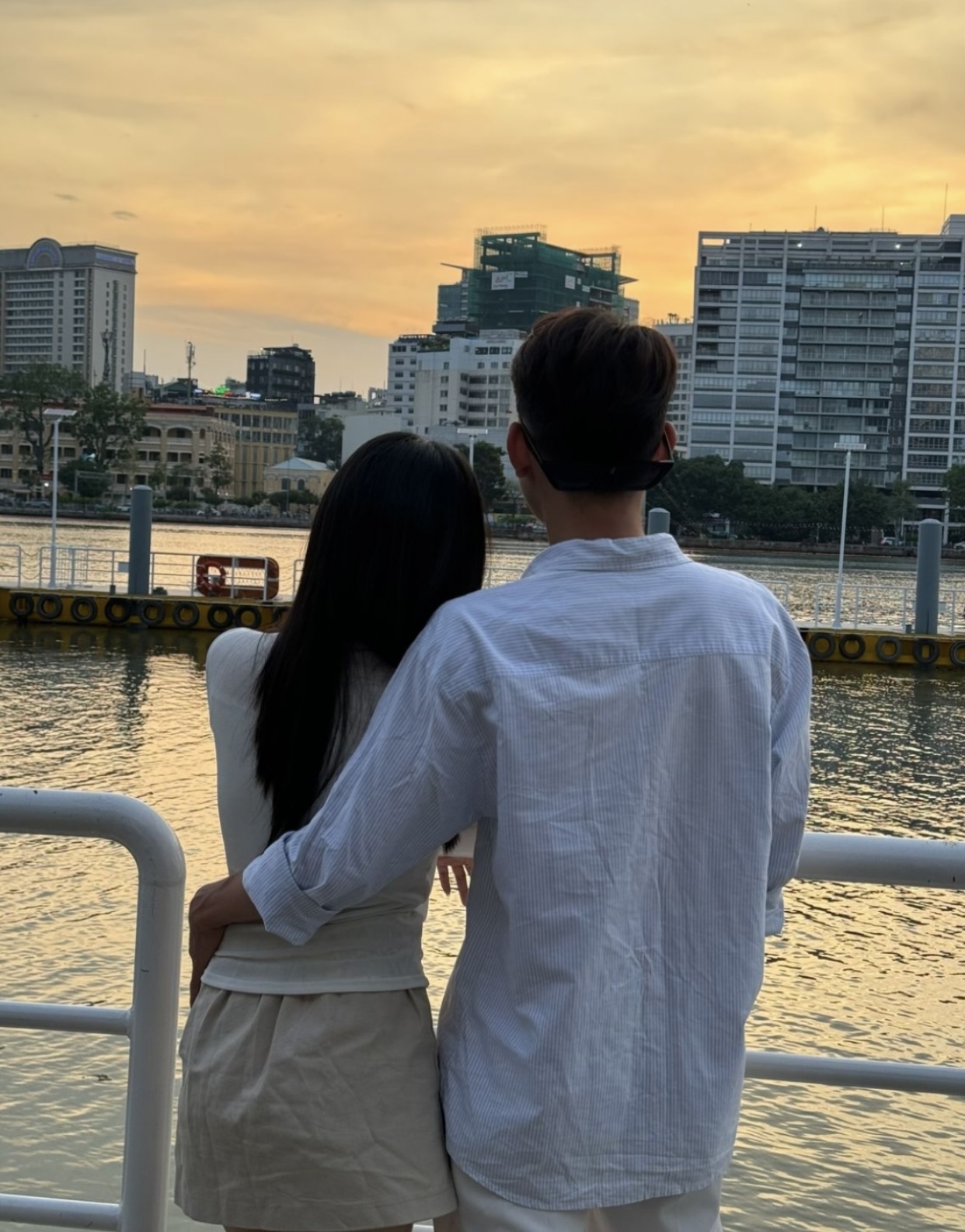 CON TRAI LÀM VỠ BÌNH HOA, TÔI ĐỀ NGHỊ LY HÔN VỚI CHỒNG