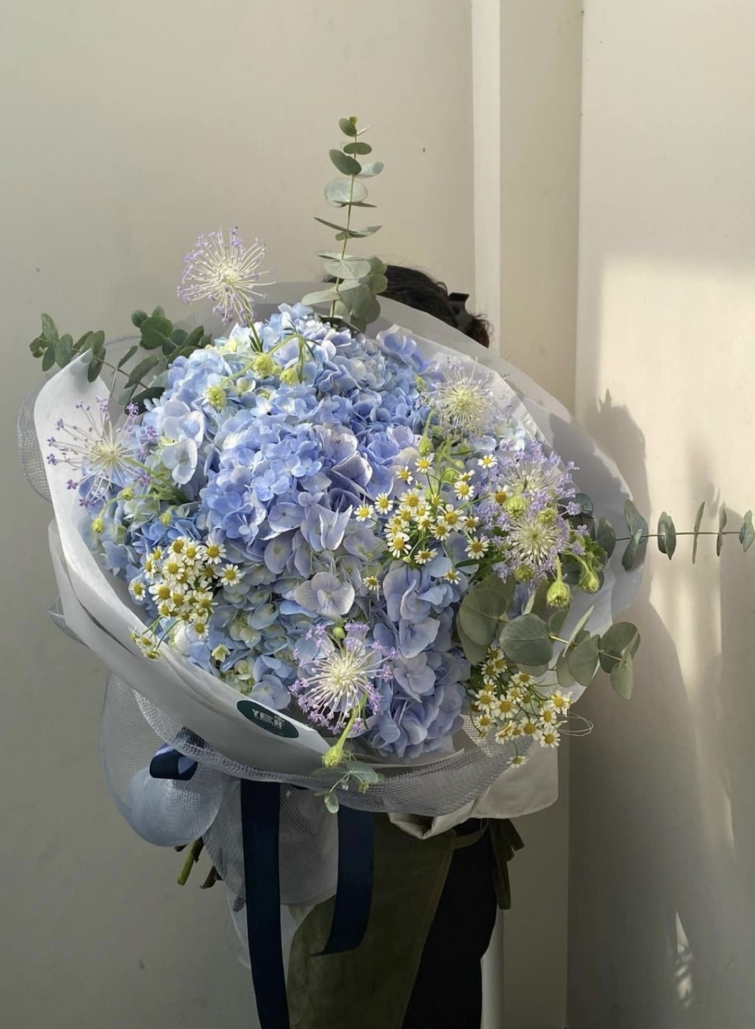 NGƯỜI EM YÊU VẪN LUÔN LÀ ANH