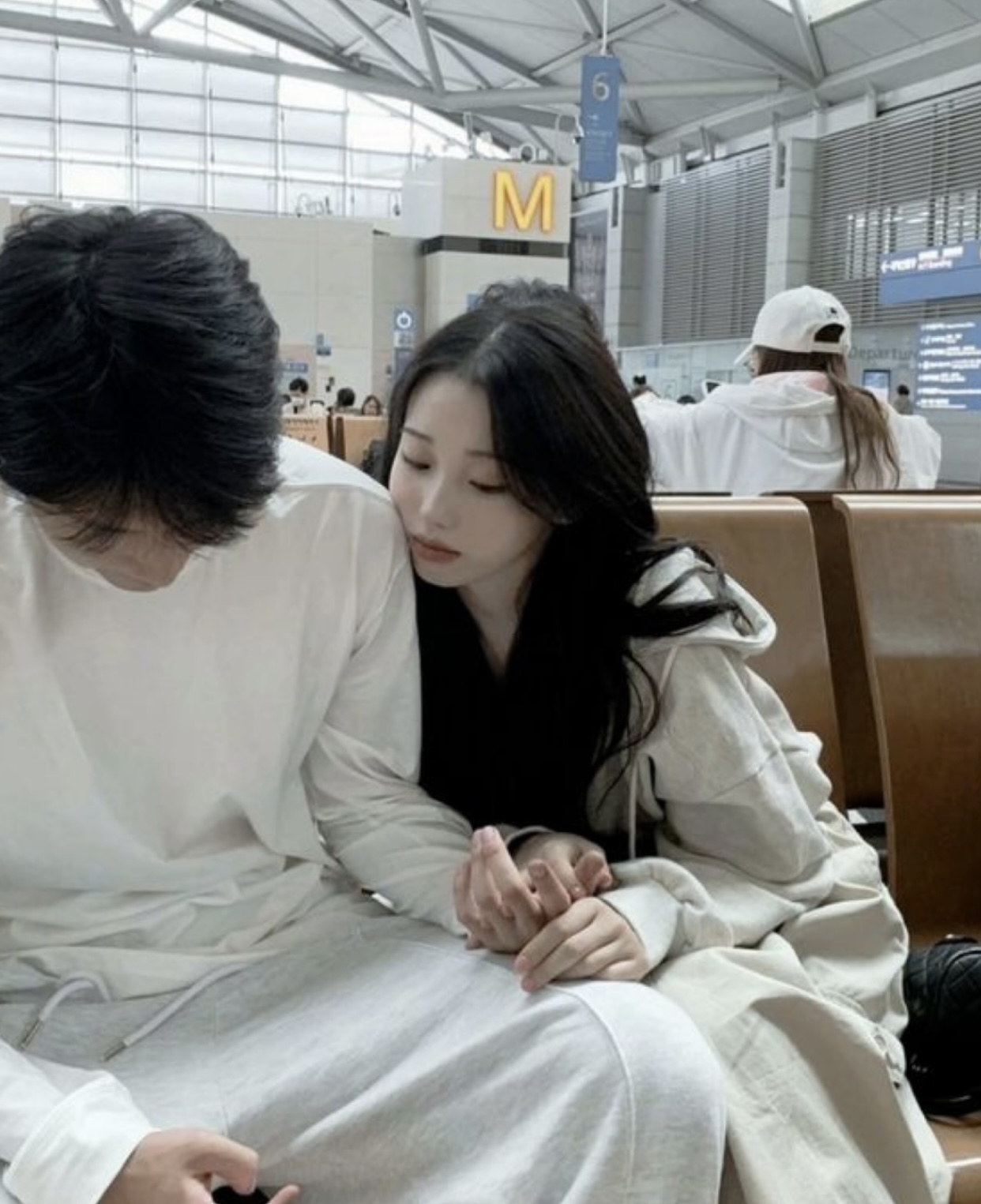 ÁNH MẮT THẤU HIỂU