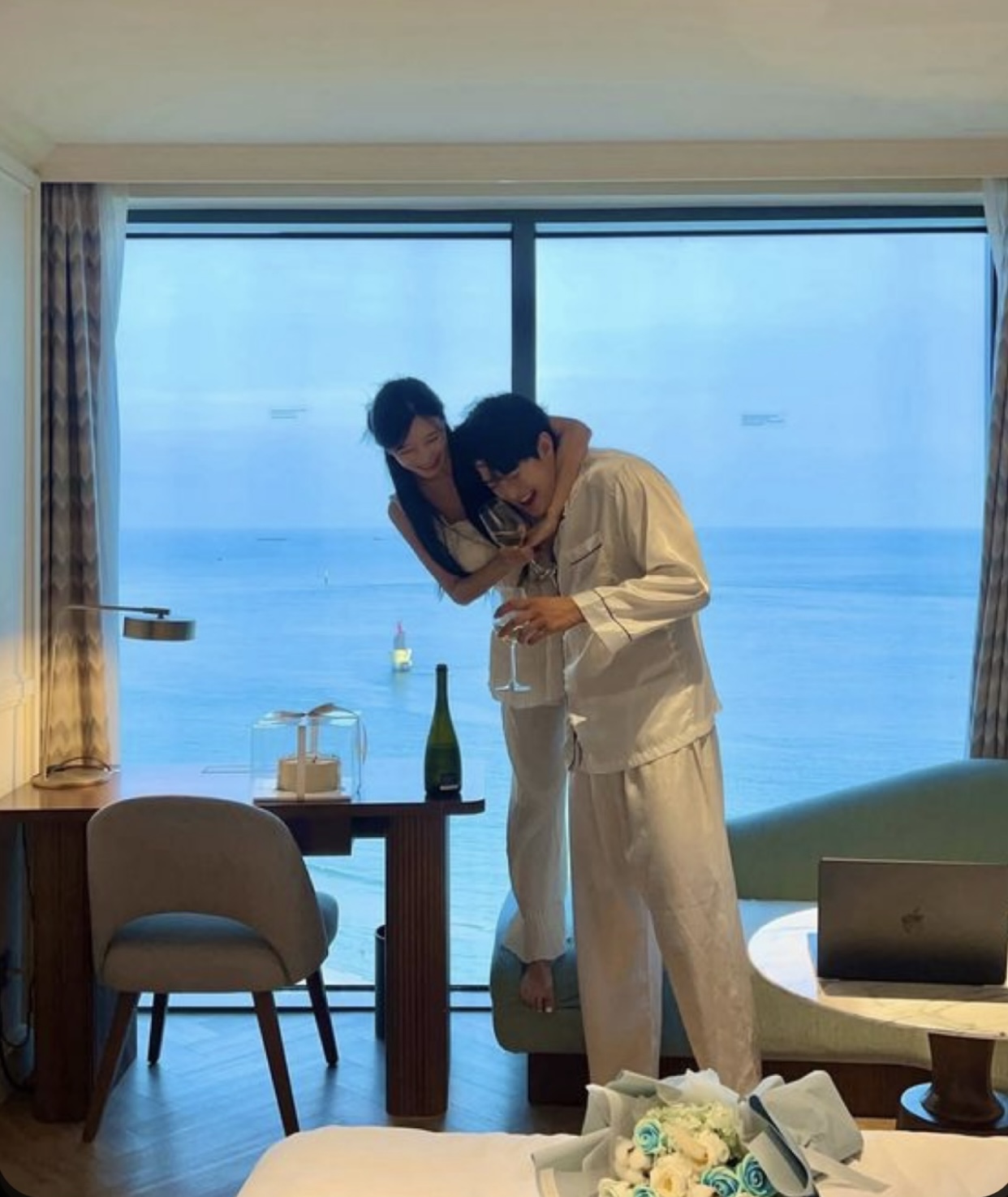 TÓM GỌN TÌNH YÊU