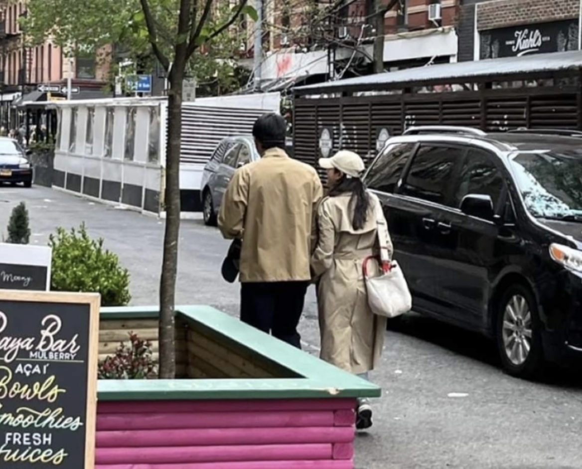 SAU TÁI SINH, TÔI RỜI XA ANH