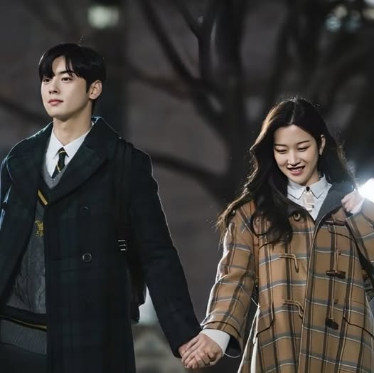 Mang th a i cùng luật sư cũ