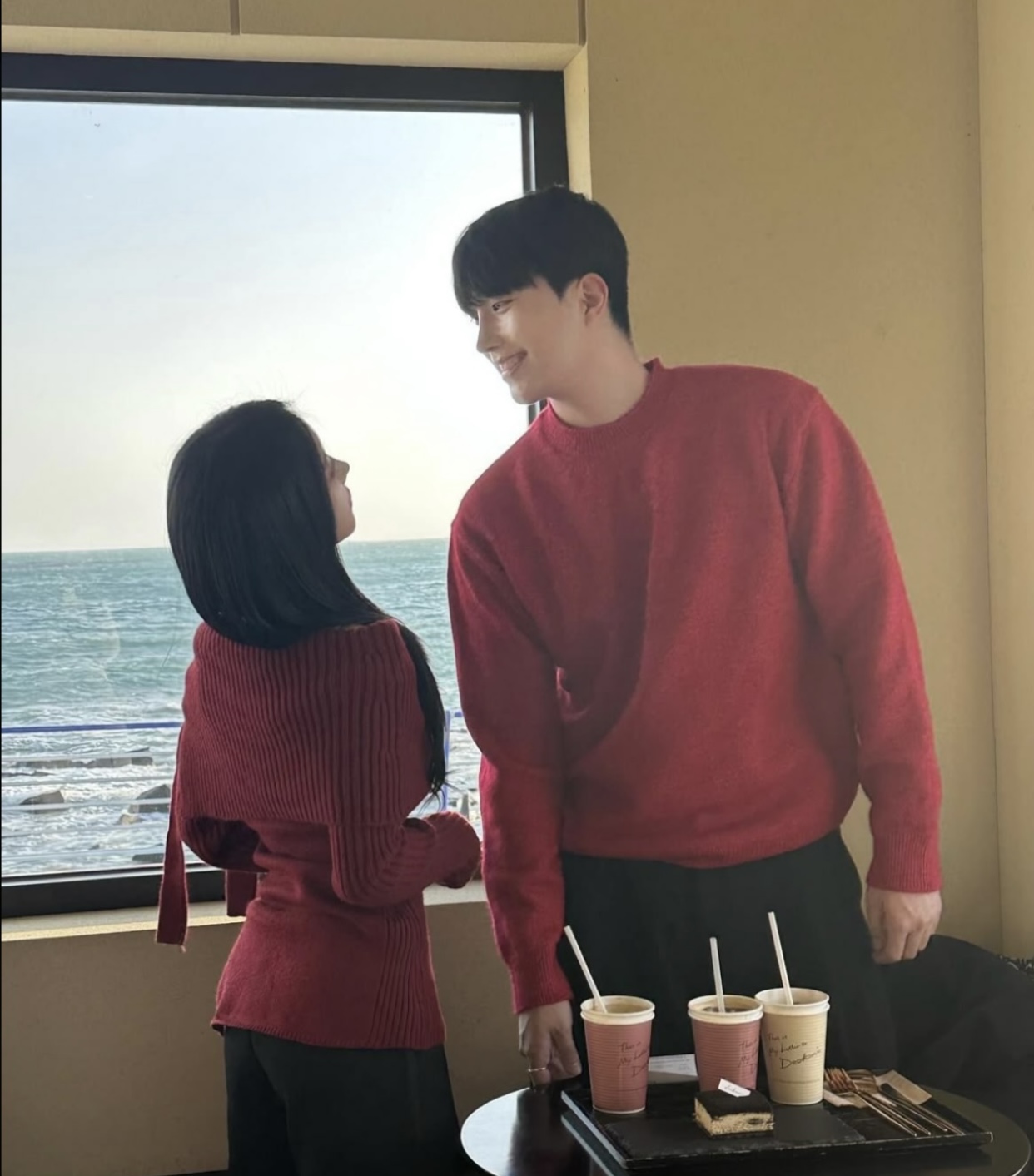 LỠ NGỦ VỚI KẺ THÙ KHÔNG ĐỘI TRỜI CHUNG