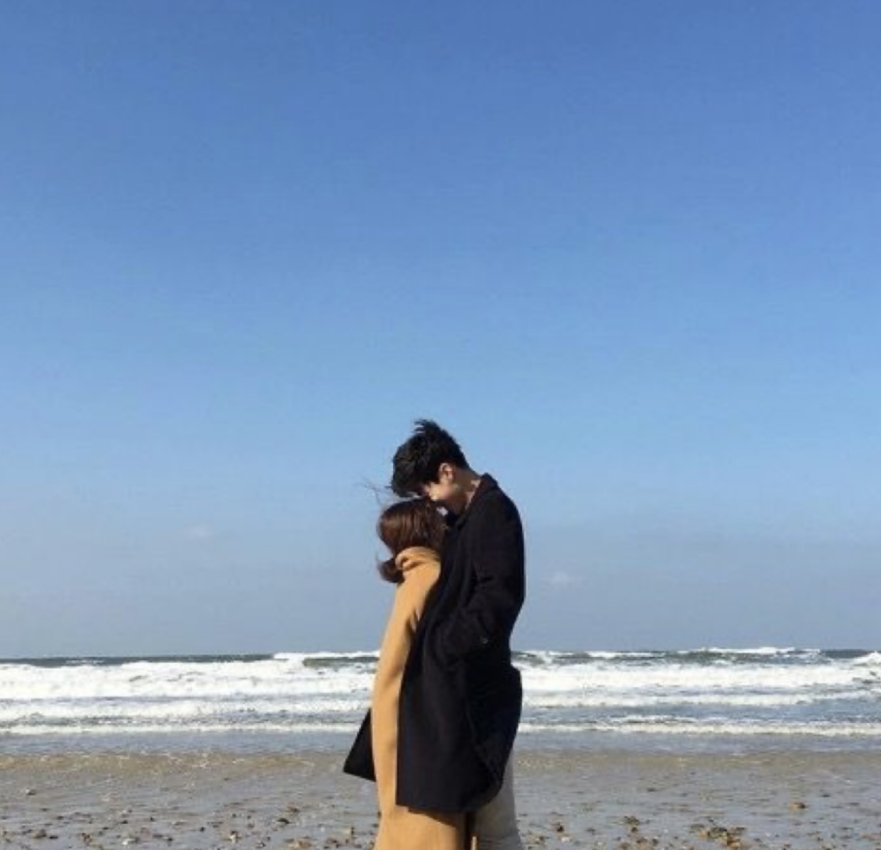 VÀO NGÀY LY HÔN, TÔI GỌI 18 NGƯỜI MẪU NAM