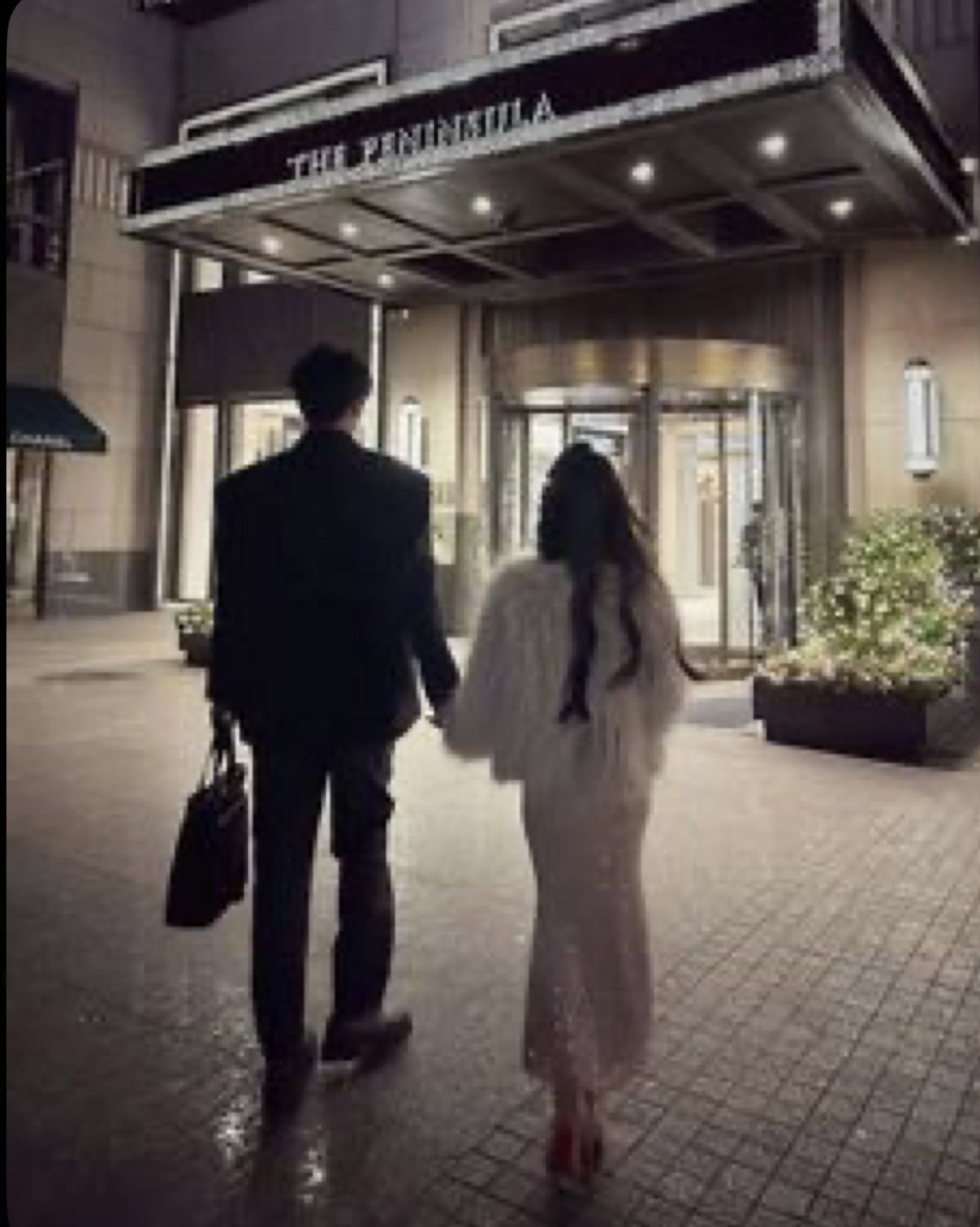 ẢNH GIƯỜNG CHIẾU CỦA CHỒNG BỊ LỘ