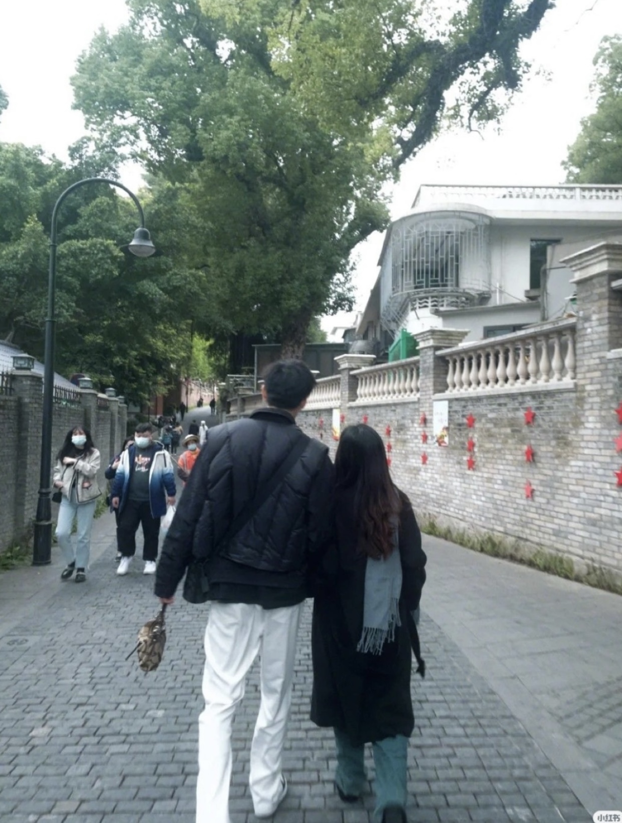 KHOÁ CHẶT TÌNH YÊU 10 NĂM