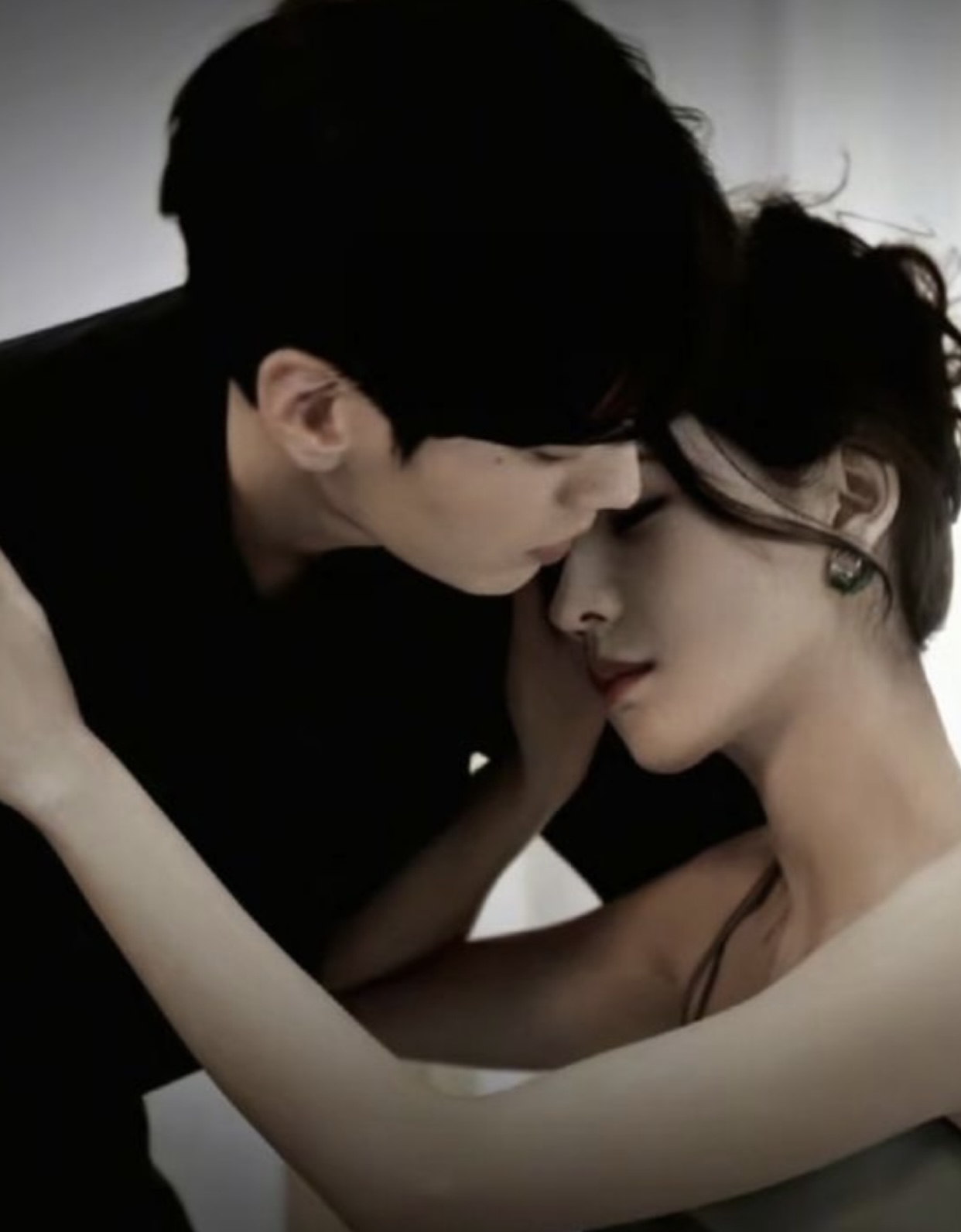 THÍCH BẠN CÙNG PHÒNG CỦA ANH TRAI