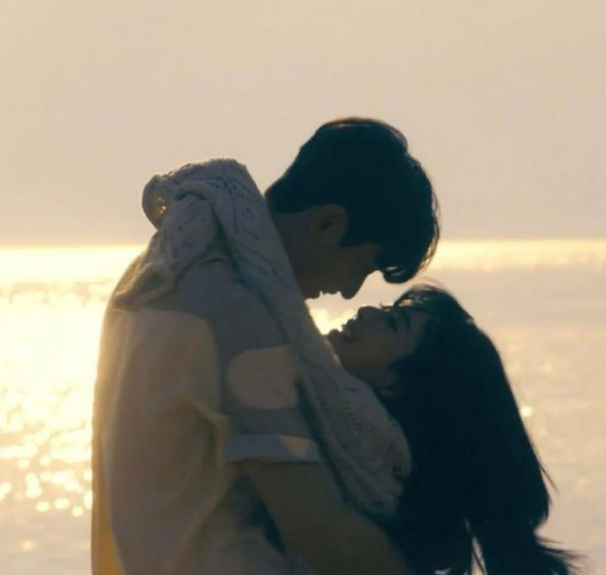 ÁNH NẮNG ẤM ÁP