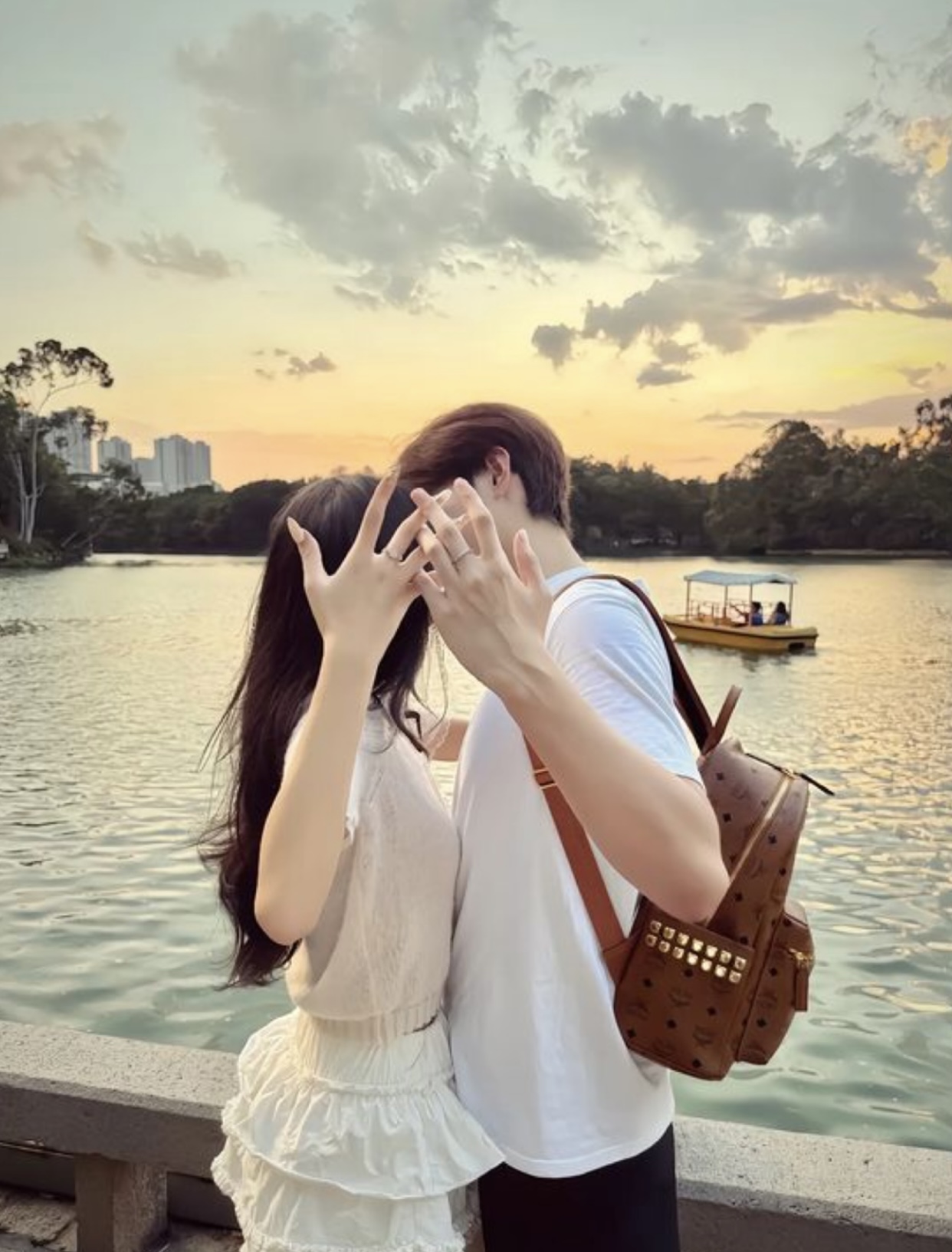 KẺ THÙ KHÔNG ĐỘI TRỜI CHUNG THẦN THÍCH TÔI