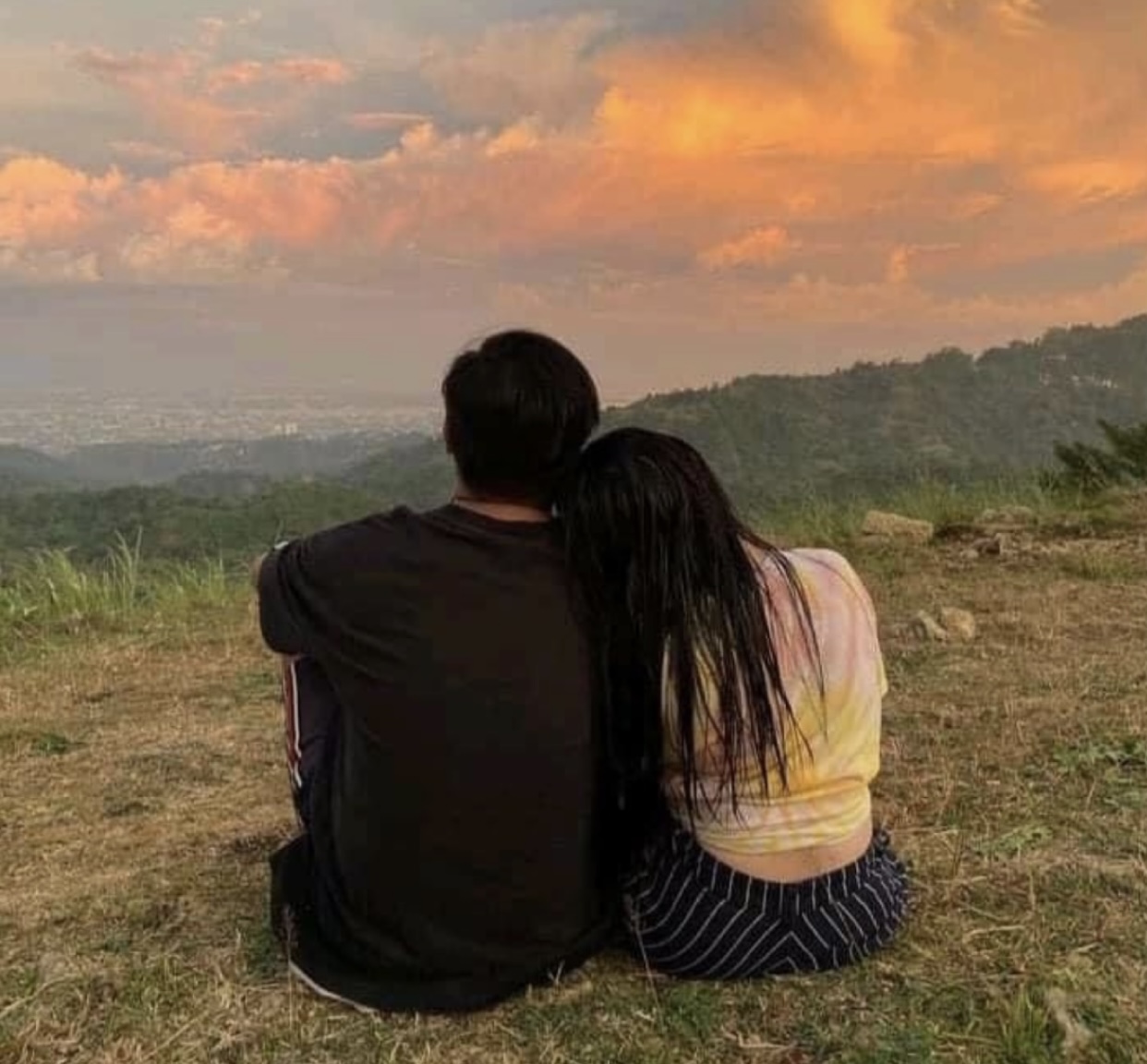 PHÚT CUỐI, ANH NẮM TAY NGƯỜI KHÁC