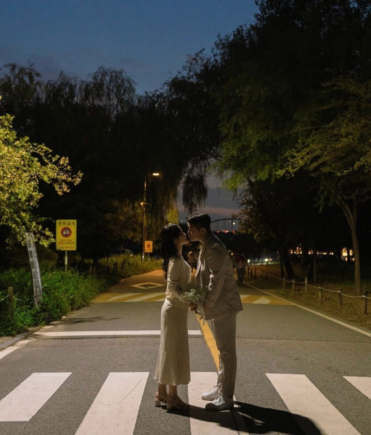 CHỒNG GIẢ CHẾT CÙNG BẠCH NGUYỆT QUANG