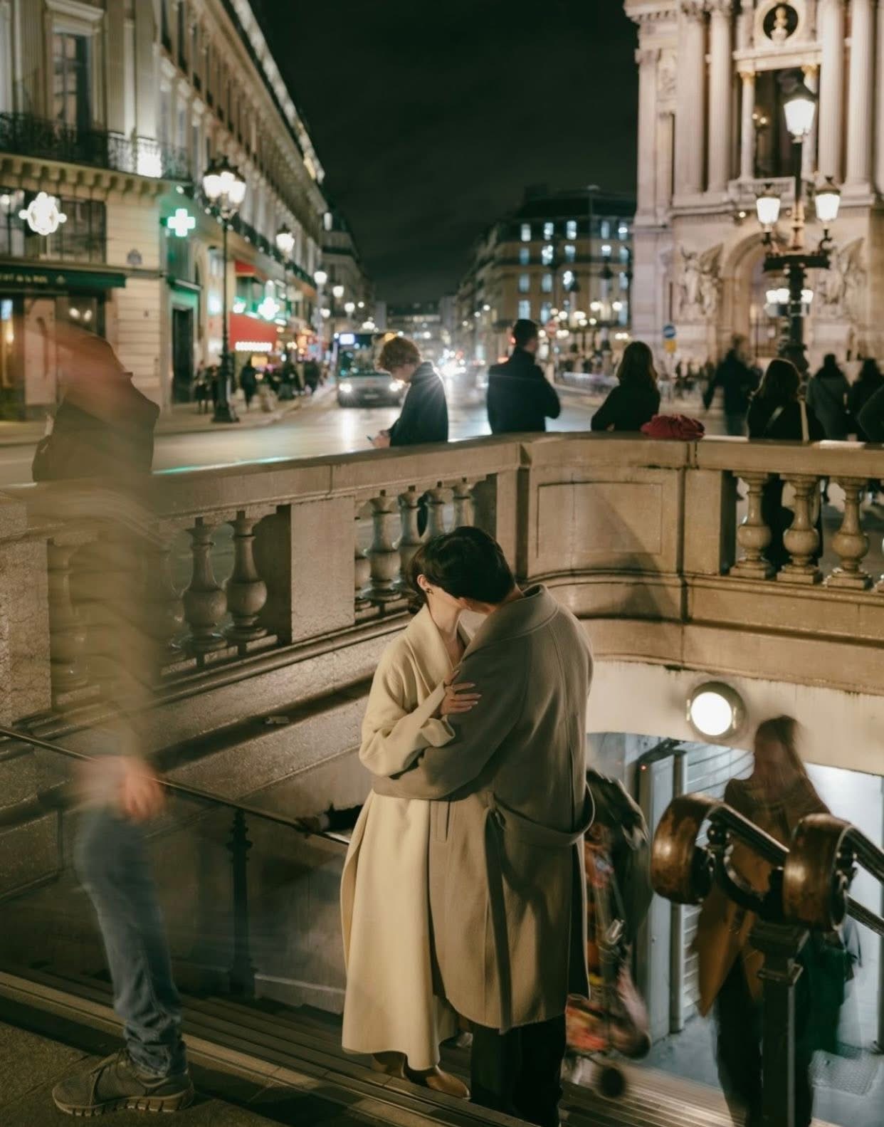 KỶ NIỆM 3 NĂM NGÀY CƯỚI CHỒNG DẪN NGƯỜI TÌNH VỀ NHÀ