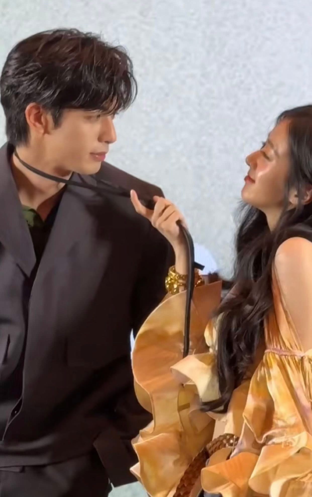 NGƯỜI TỈNH TÁO GIỮA NHÂN GIAN