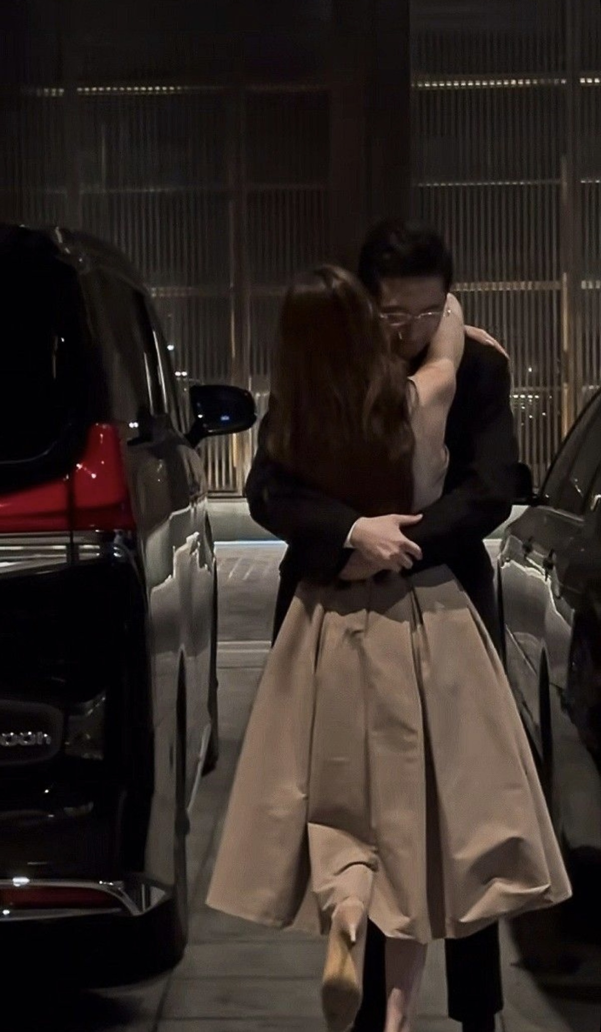 NGÀY LY HÔN, BNQ CỦA CHỒNG CŨ QUA ĐỜI