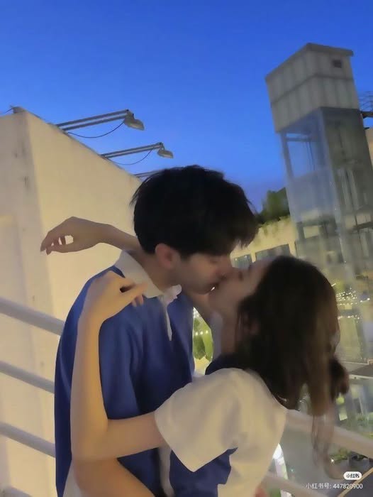 Sợi Chỉ Đỏ Không Nói Thật